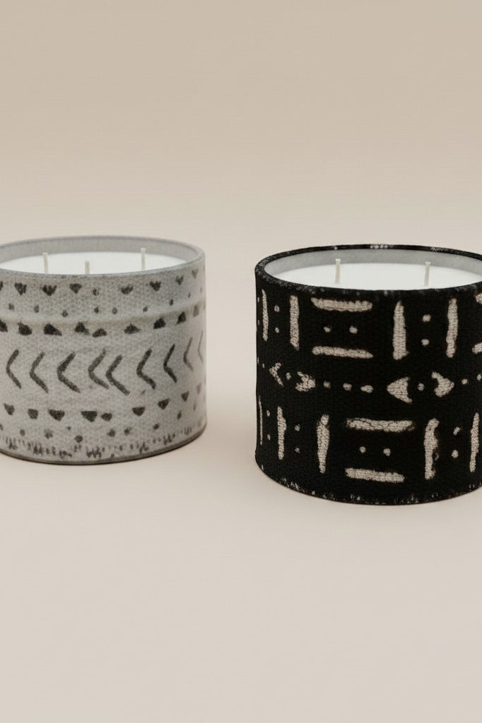 Atelier Marhaban Etnika geurkaars in glazen pot met handgeweven textiel in zwart of wit met Afrikaanse motieven. Gemaakt van sojawas.